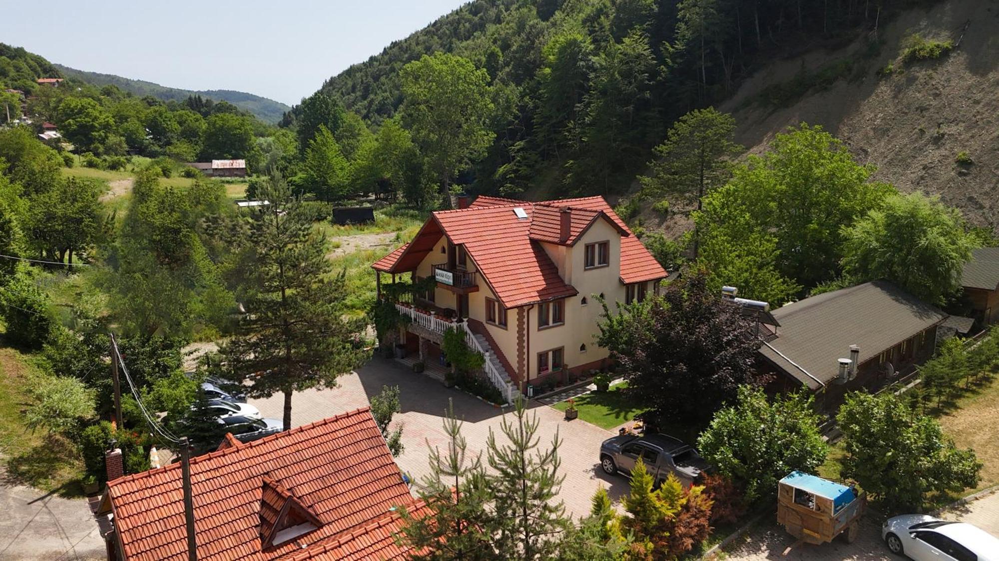 Abant Doga Koeskue Bed & Breakfast Болу Екстериор снимка